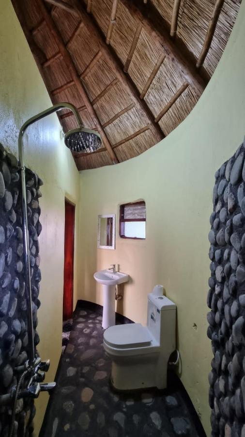 Lake Nyamirima Cottages Fort Portal المظهر الخارجي الصورة