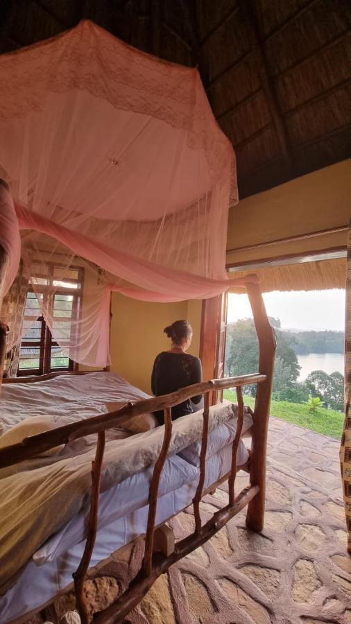 Lake Nyamirima Cottages Fort Portal المظهر الخارجي الصورة