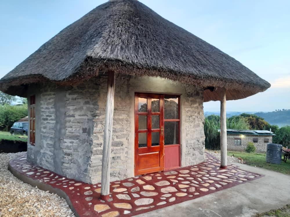 Lake Nyamirima Cottages Fort Portal المظهر الخارجي الصورة